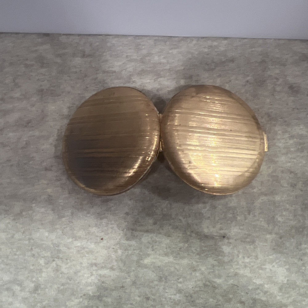 Mid-Century Merle Norman Powder Makeup Mirror Compact – Gold Tone USA – No Puff - Picture 6 of 7